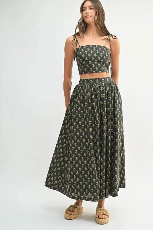 Women's Two Piece Set Women's Crop Top & Skirt Set - Floral Print - Trendy Two Piece