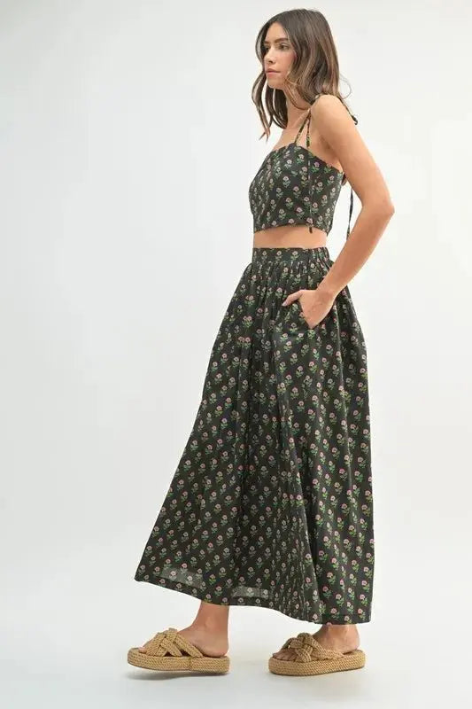 Women's Two Piece Set Women's Crop Top & Skirt Set - Floral Print - Trendy Two Piece
