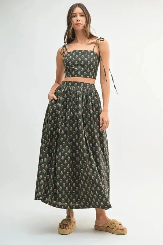Women's Two Piece Set Women's Crop Top & Skirt Set - Floral Print - Trendy Two Piece